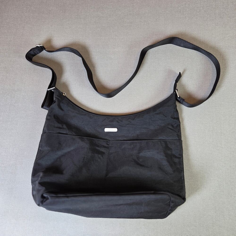 Baggallini Black Nylon Crossbody Purse Zipper Pockets Lightweight